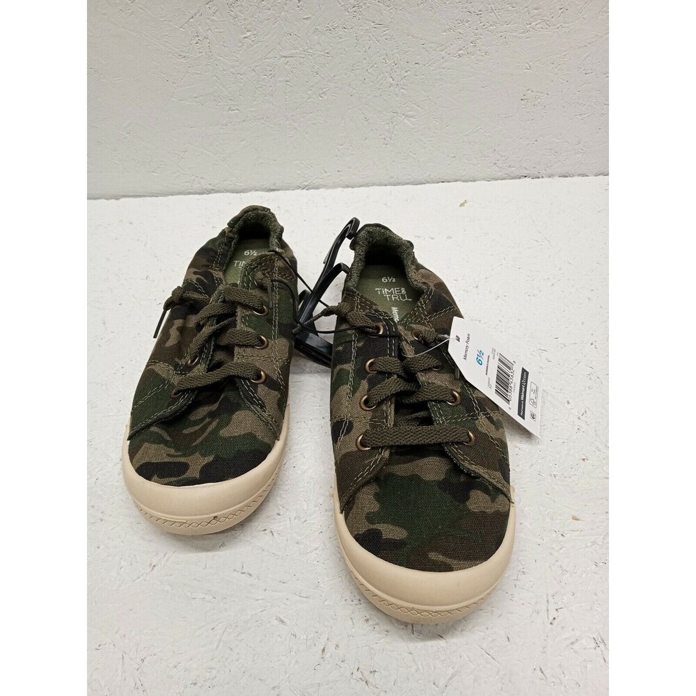 Time and Tru woman's casual Green Camo Canvas slip on  Shoes 6.5.  NWT